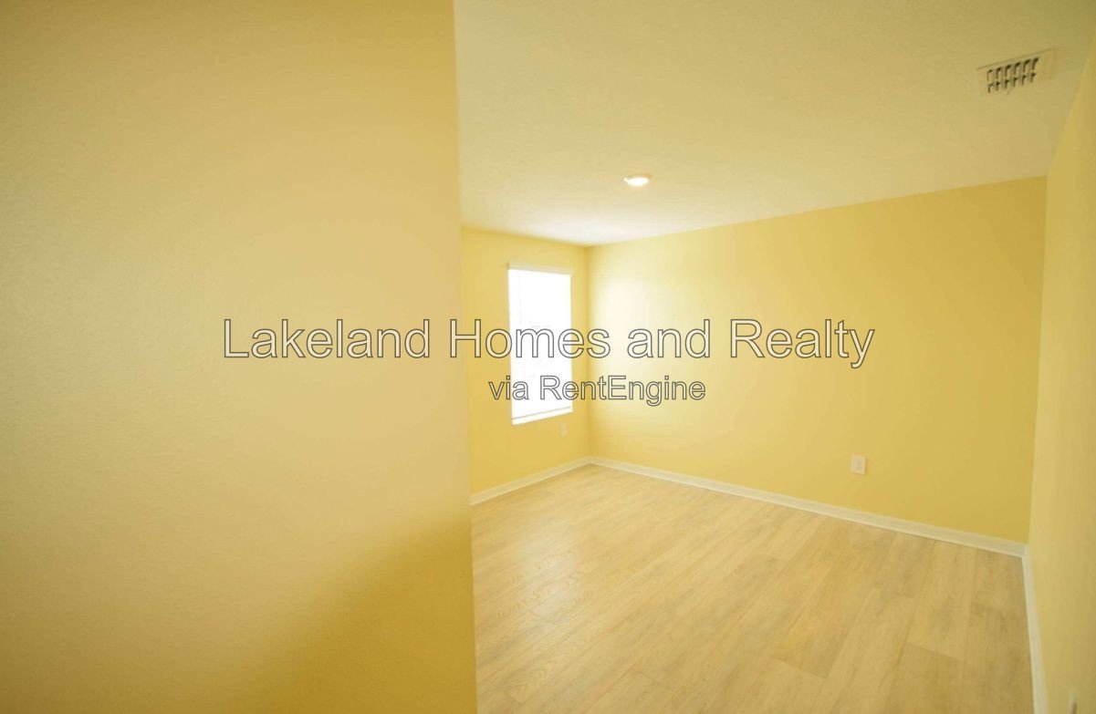 Spacious 5-Bedroom Retreat with 2.5 Baths in Charming Plant City! property image