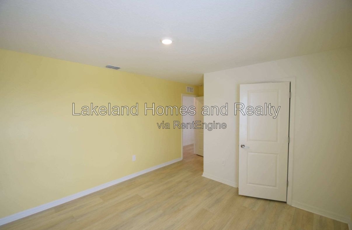 Spacious 5-Bedroom Retreat with 2.5 Baths in Charming Plant City! property image
