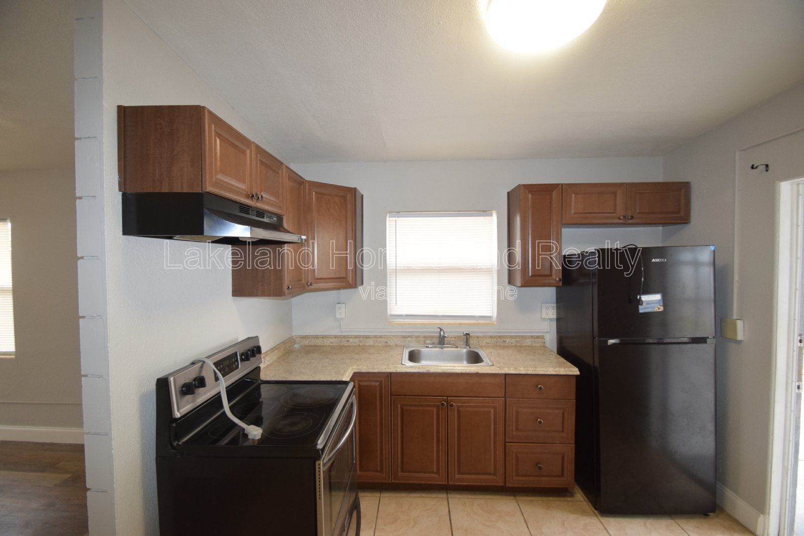 Charming 2-Bedroom Home in Winter Haven – Cozy, Convenient, and Affordable! property image