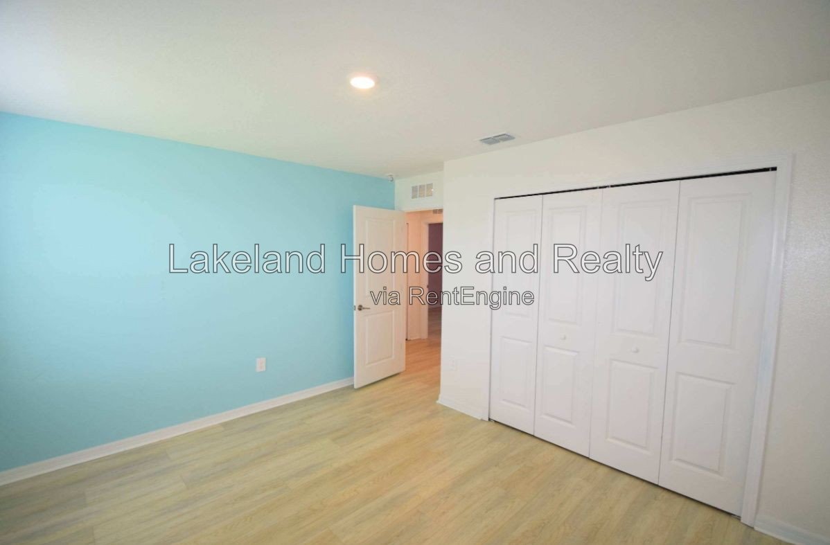 Spacious 5-Bedroom Retreat with 2.5 Baths in Charming Plant City! property image
