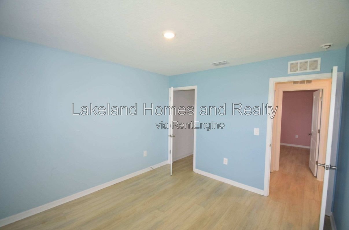 Spacious 5-Bedroom Retreat with 2.5 Baths in Charming Plant City! property image