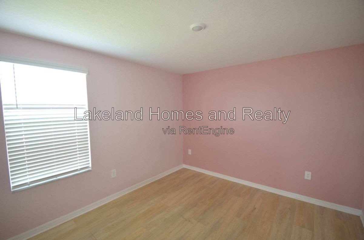 Spacious 5-Bedroom Retreat with 2.5 Baths in Charming Plant City! property image