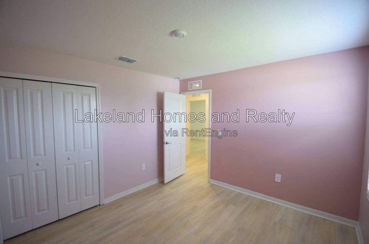 Spacious 5-Bedroom Retreat with 2.5 Baths in Charming Plant City! property image