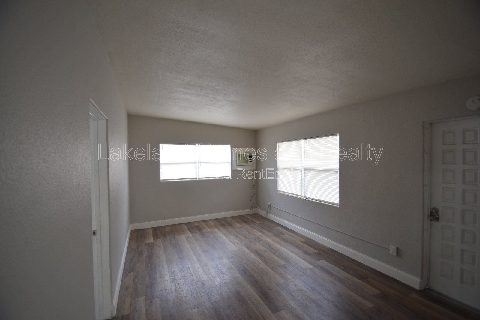 Charming 2-Bedroom Home in Winter Haven – Cozy, Convenient, and Affordable! property image