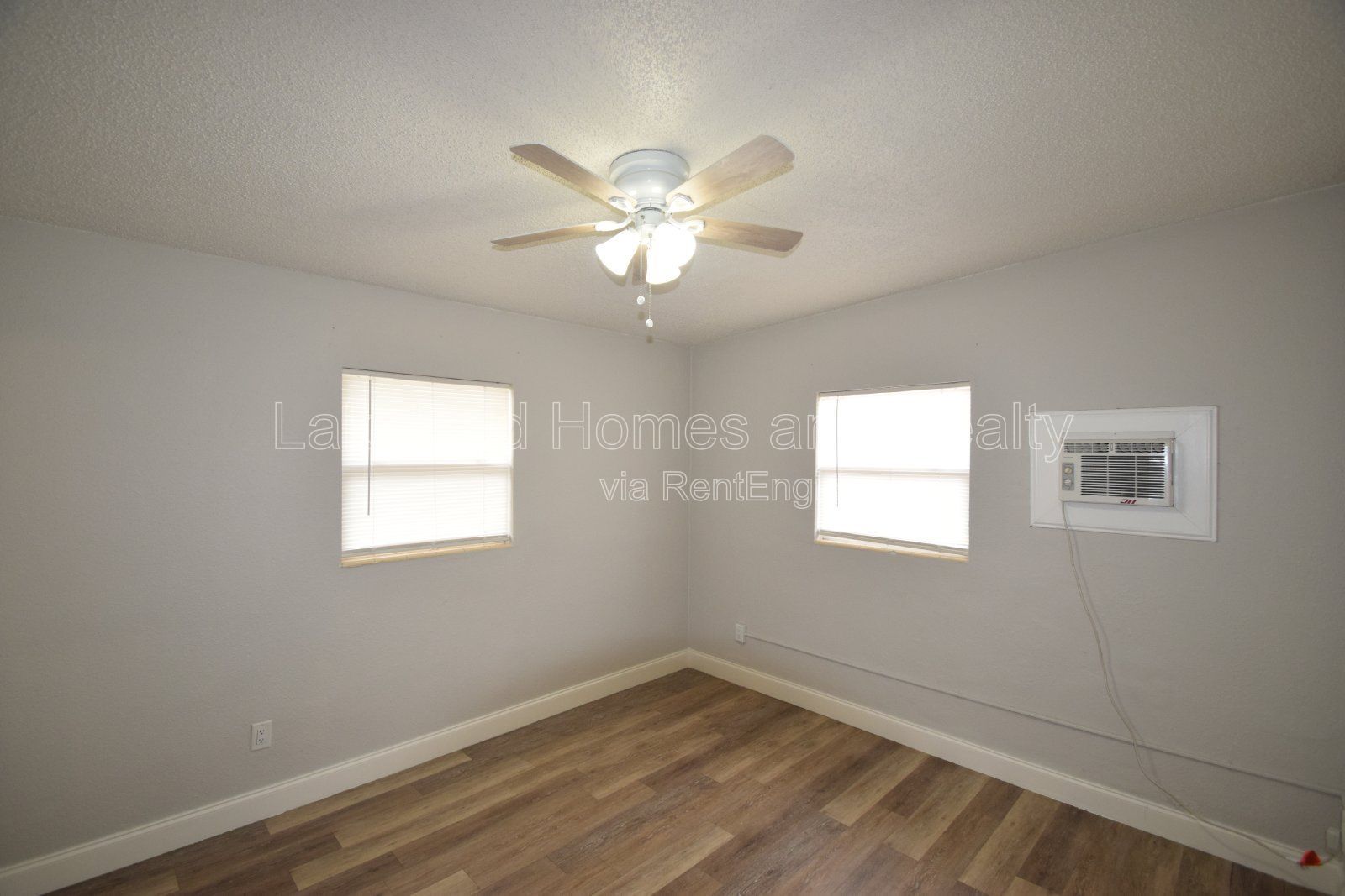 Charming 2-Bedroom Home in Winter Haven – Cozy, Convenient, and Affordable! property image