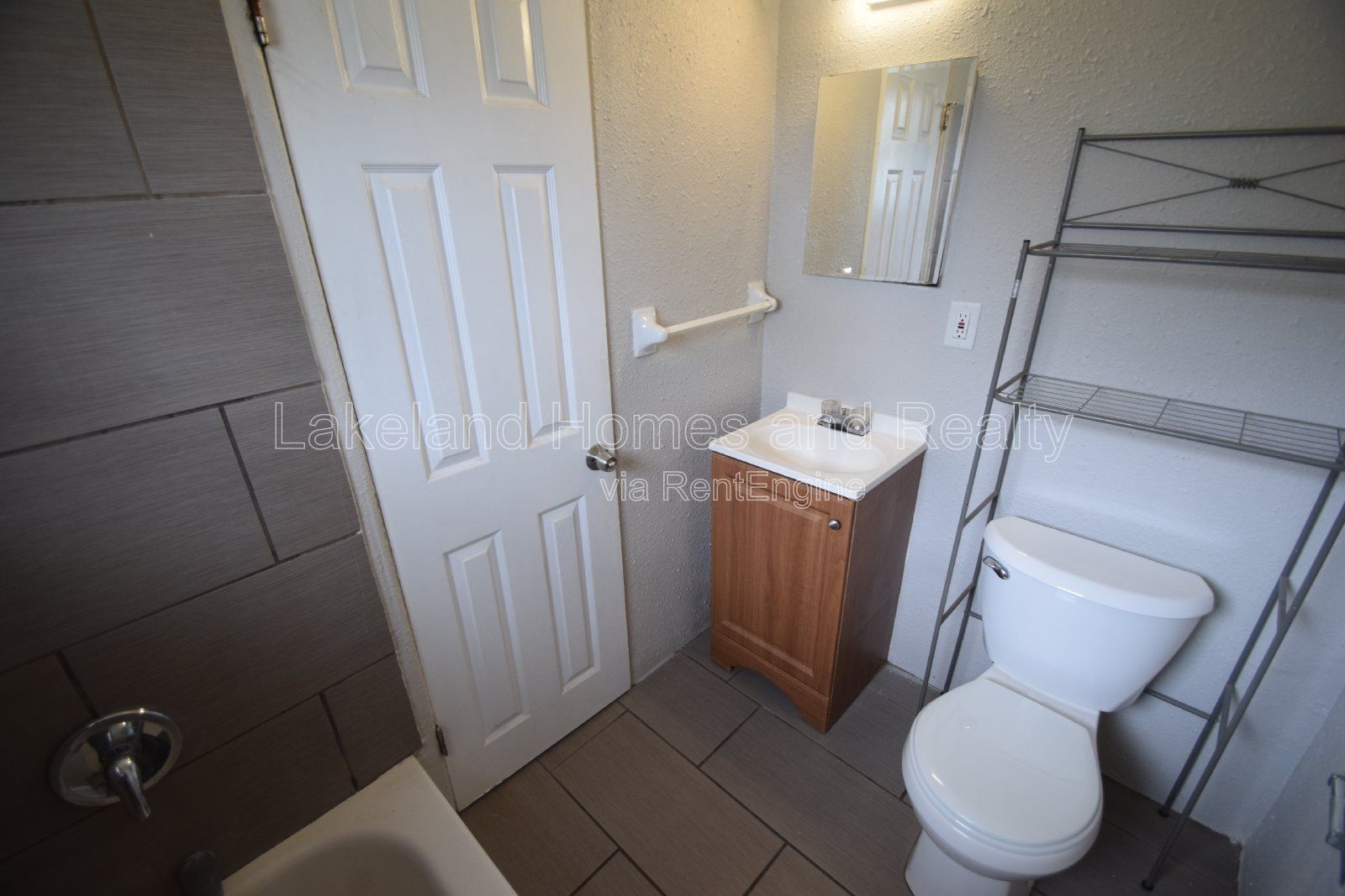Charming 2-Bedroom Home in Winter Haven – Cozy, Convenient, and Affordable! property image