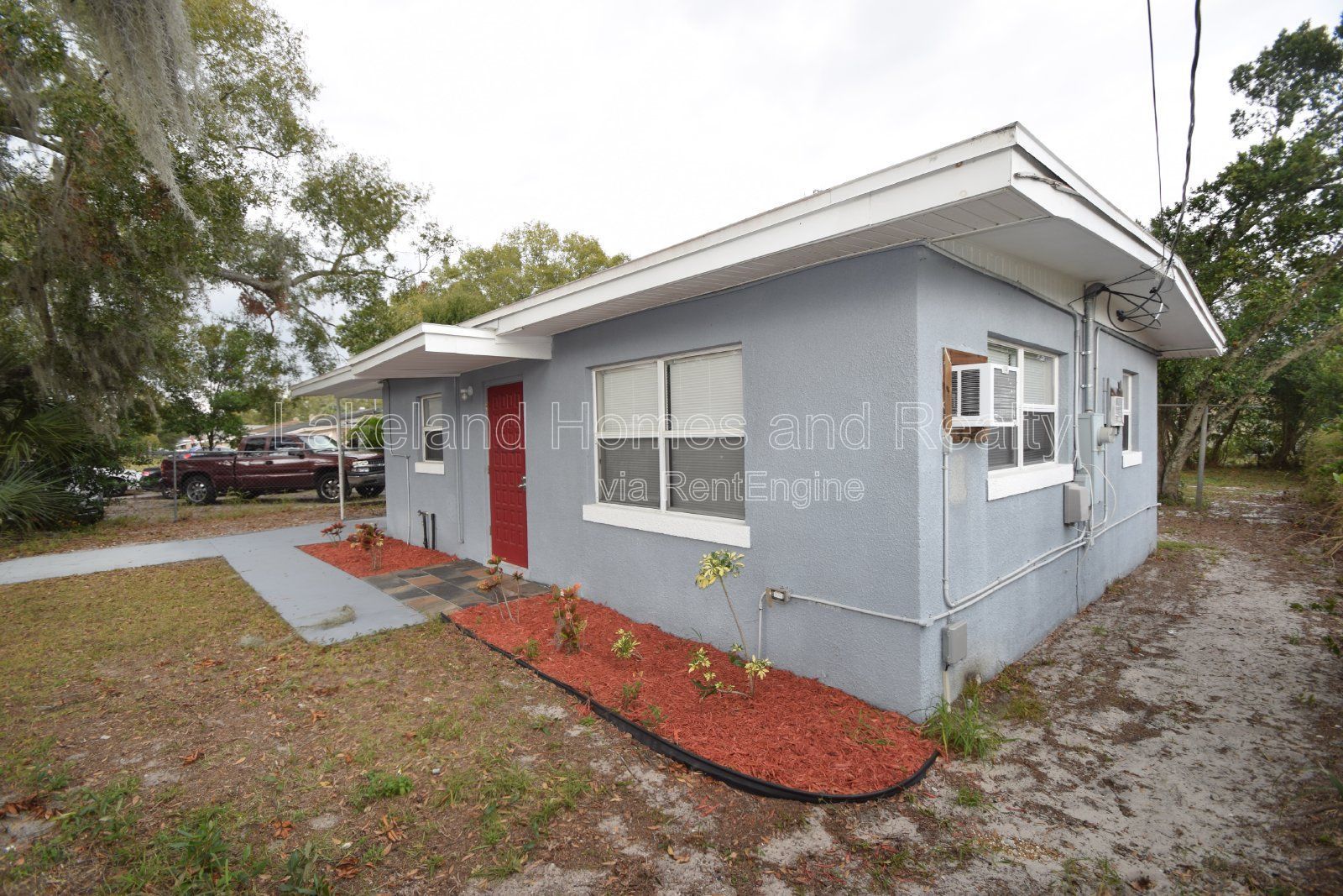 Charming 2-Bedroom Home in Winter Haven – Cozy, Convenient, and Affordable! property image
